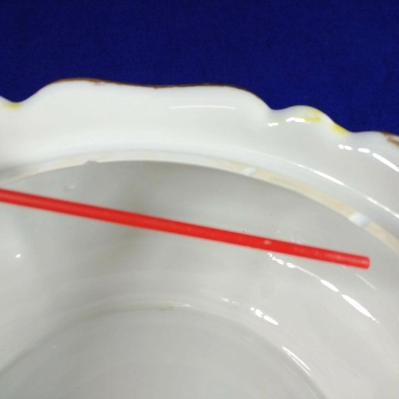 Porcelain Bowl with Lid Gold Trim Hallmarked Bavaria Germany - Picture 2 of 12